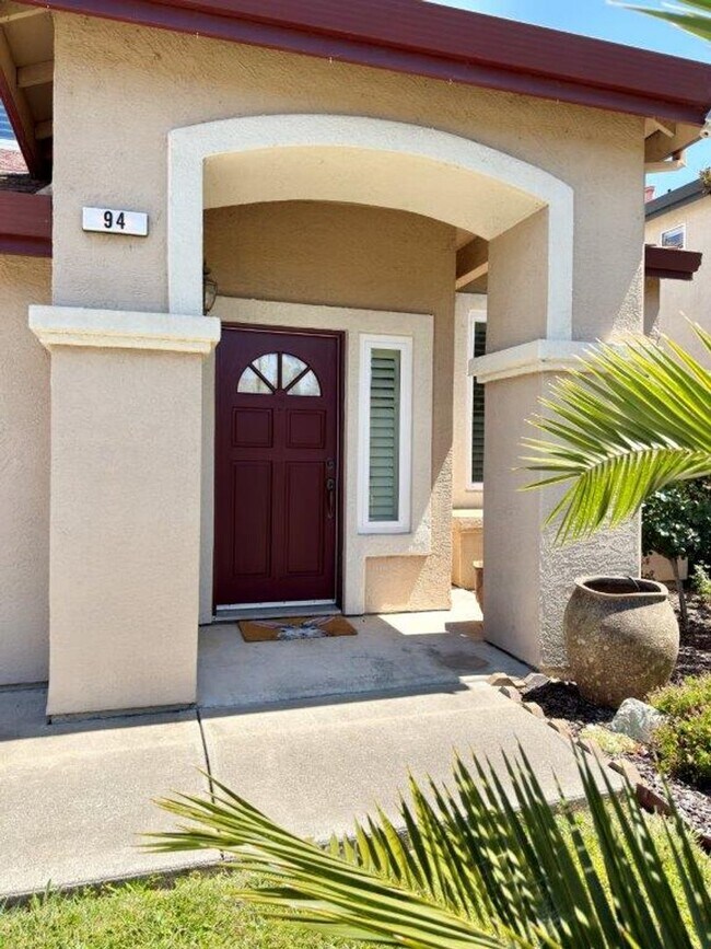 94 S Newport Dr Napa, CA 94559 photo 5
