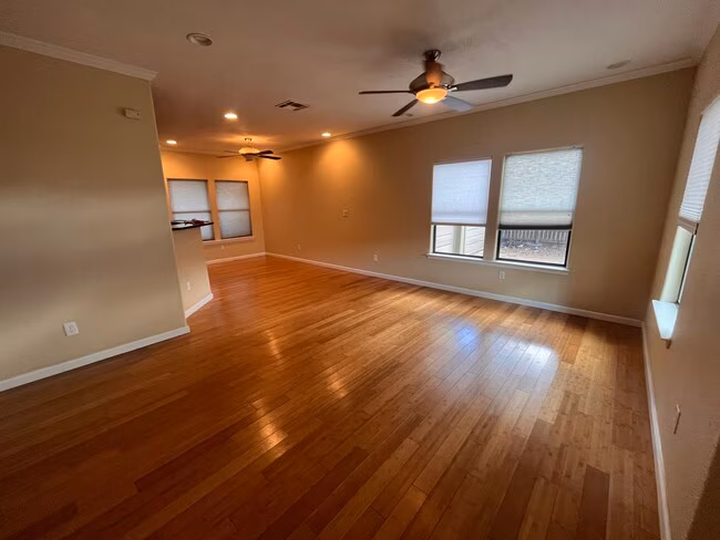 1038 E 43rd St Austin, TX 78751 photo 3