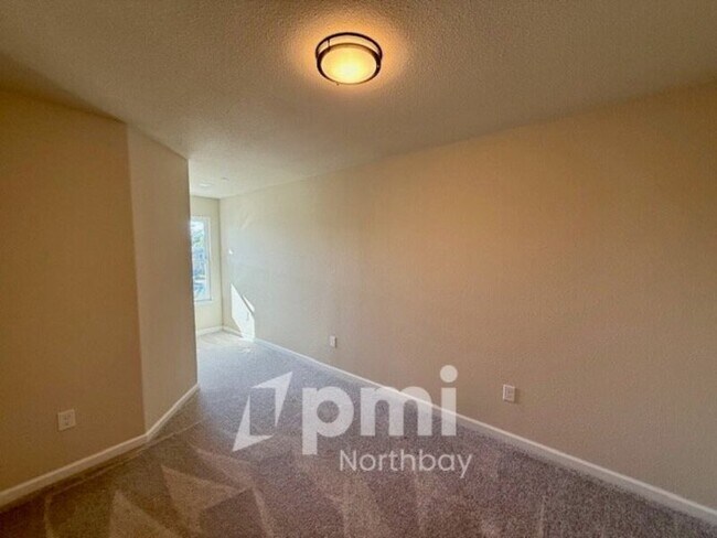 304 Mayo Ave Vallejo, CA 94590 photo 4