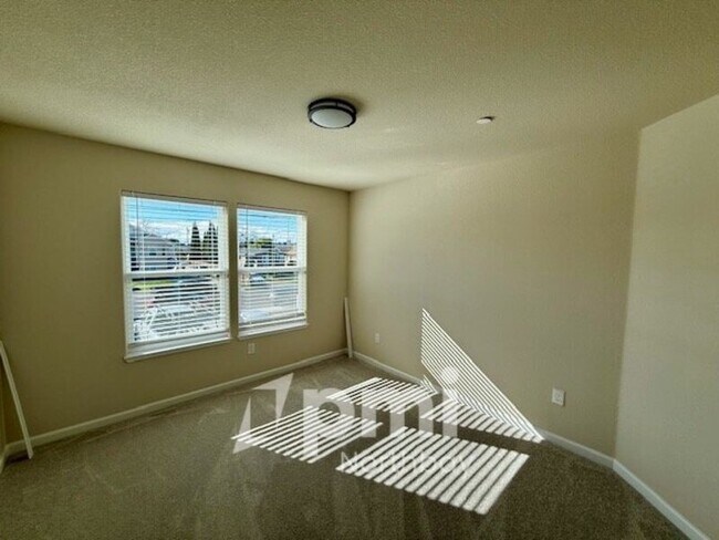 304 Mayo Ave Vallejo, CA 94590 photo 5