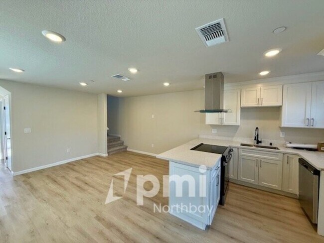 304 Mayo Ave Vallejo, CA 94590 photo 3