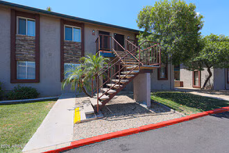 4354 N 82nd St Scottsdale, AZ 85251 photo 2