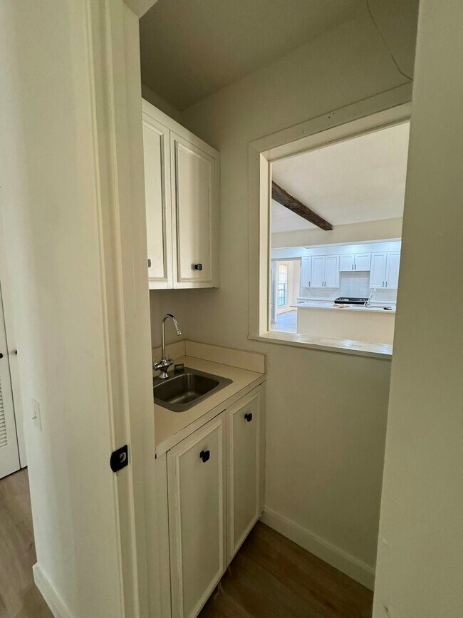 3825 Old Faithful Ct Irving, TX 75062 photo 3