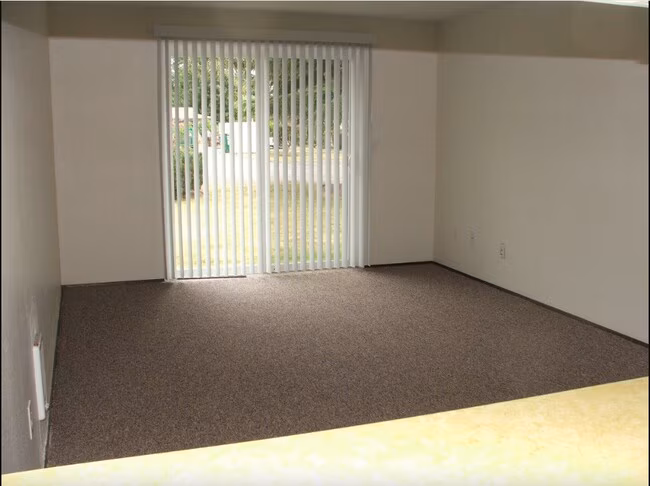 1724 Grove St Marysville, WA 98270 photo 3