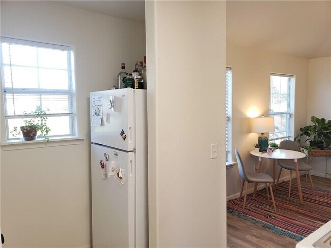 1500 Clyde St San Marcos, TX 78666 photo 5