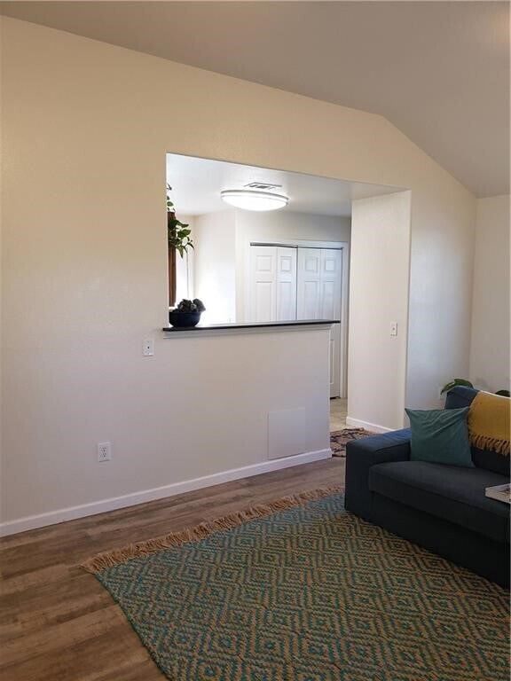 1500 Clyde St San Marcos, TX 78666 photo 4