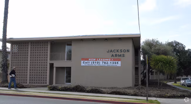 Jackson Arms Apartments photo 2