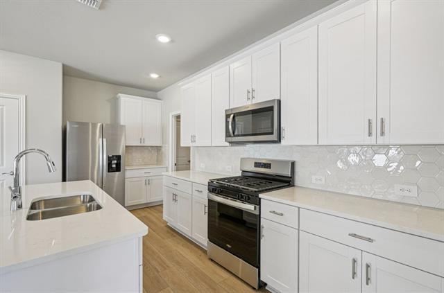 613 Clover Crk Dr McKinney, TX 75071 photo 4