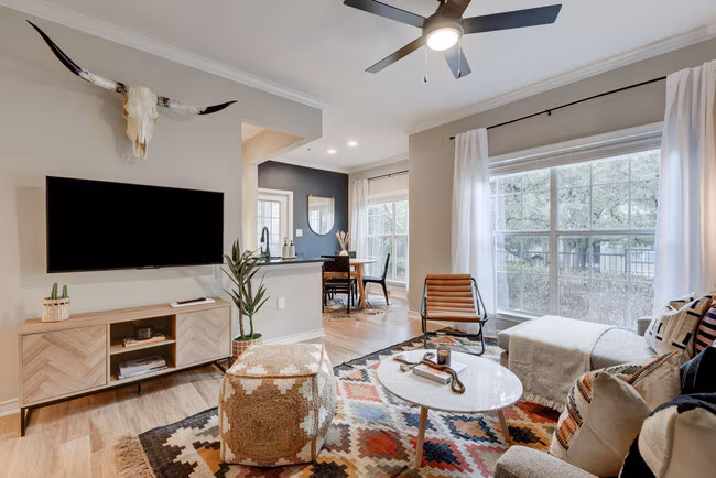 Laurel Canyon Apartments photo 4