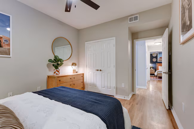 Laurel Canyon Apartments photo 5