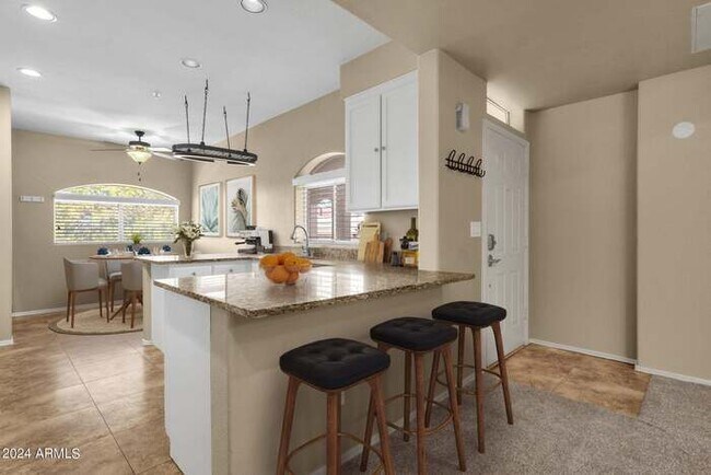 8653 E Royal Palm Rd Scottsdale, AZ 85258 photo 5