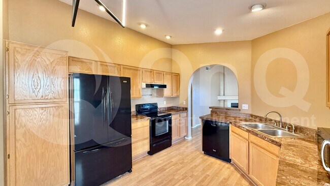 7740 W Julie Dr Glendale, AZ 85308 photo 5