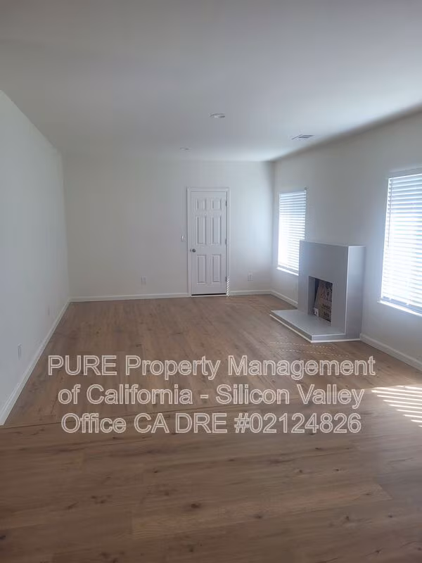 2990 Postwood Dr photo 4