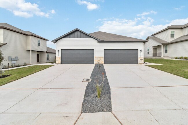 335-339 Nespral Dr San Antonio, TX 78253 photo 2