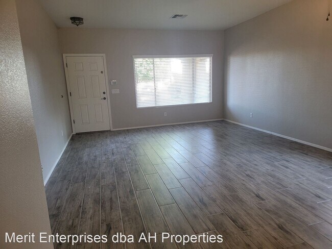 14680 W Evans Dr Surprise, AZ 85379 photo 3