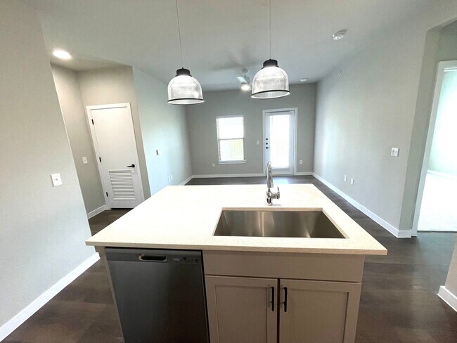 6901 Co Rd 110 Round Rock, TX 78665 photo 3