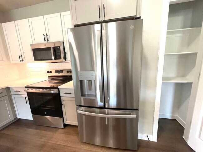 6901 Co Rd 110 Round Rock, TX 78665 photo 4