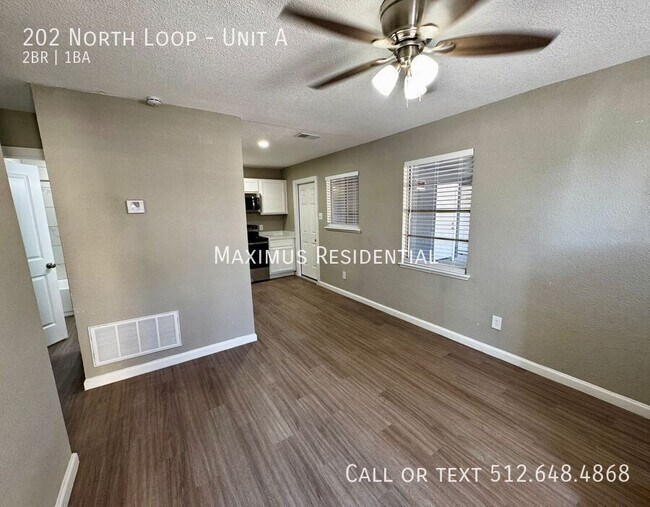 202 W N Loop Blvd Austin, TX 78751 photo 2