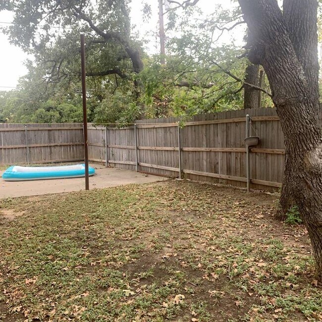 1625 Woodcrest Drive, Mesquite, TX 75149 photo 2