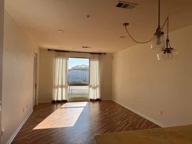 3887 Pell Pl San Diego, CA 92130 photo 3