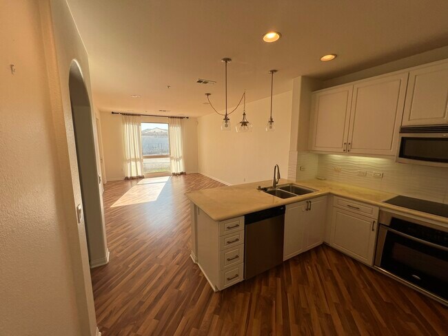 3887 Pell Pl San Diego, CA 92130 photo 4