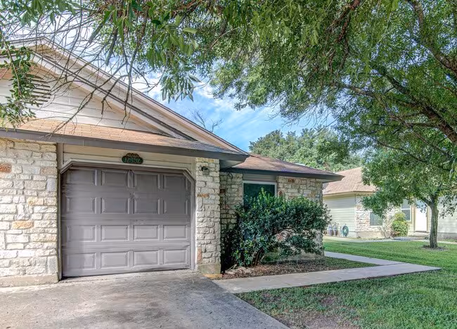 12302 Deer Falls Dr Austin, TX 78729 photo 2