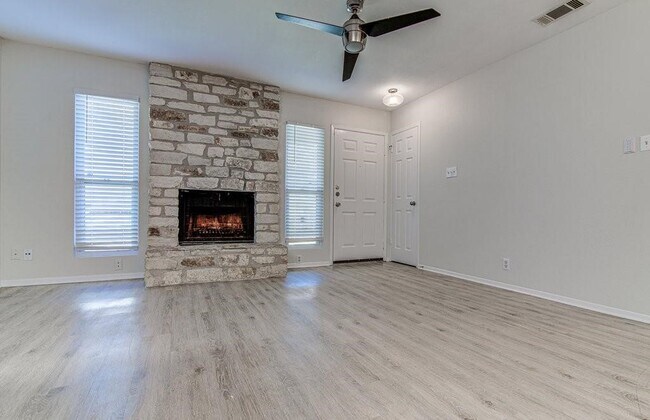 12302 Deer Falls Dr Austin, TX 78729 photo 5