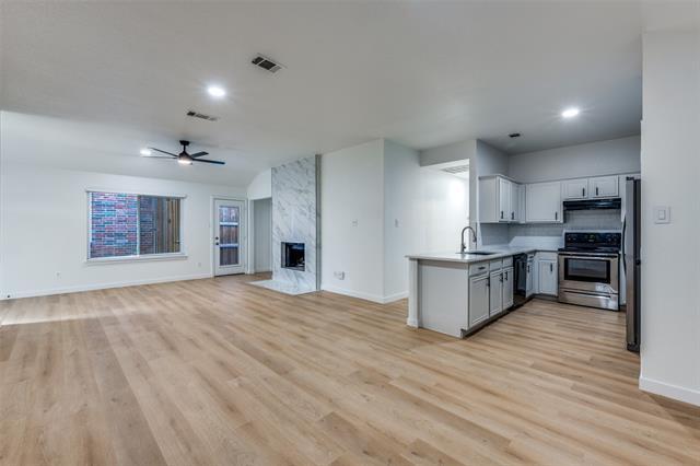 3023 San Martin Dr Arlington, TX 76010 photo 5