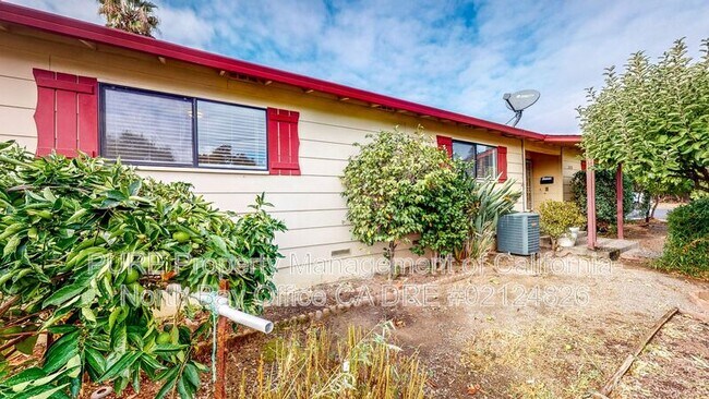 325 Josephine Dr Cloverdale, CA 95425 photo 4