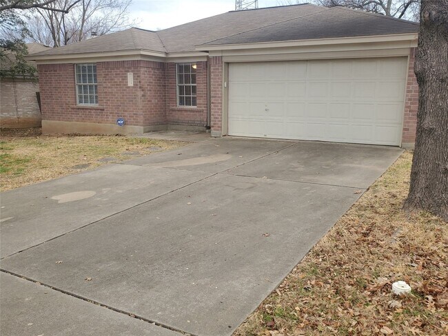 2116 E Gann Hill Dr Cedar Park, TX 78613 photo 2