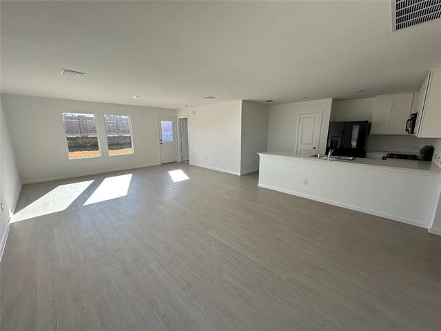 744 Dressage Ln Aubrey, TX 76227 photo 2