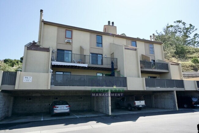 100 Marin Center Dr San Rafael, CA 94903 photo 2