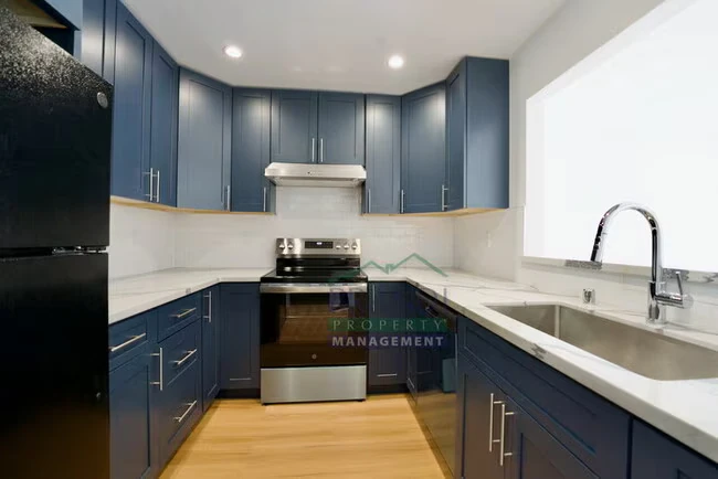 100 Marin Center Dr San Rafael, CA 94903 photo 2