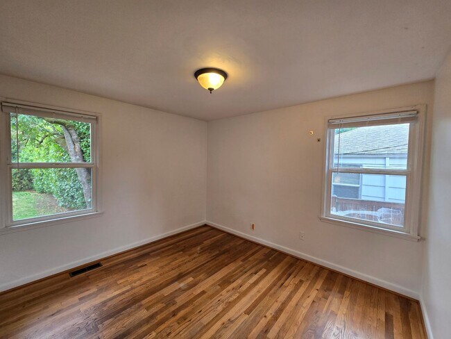 323 NE 158th St Shoreline, WA 98155 photo 5