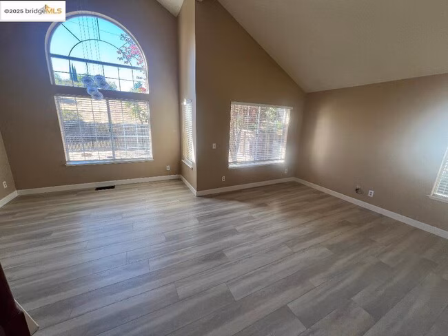 5016 Perry Way Antioch, CA 94531 photo 3