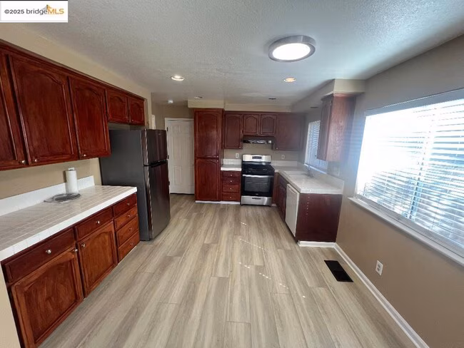 5016 Perry Way Antioch, CA 94531 photo 5