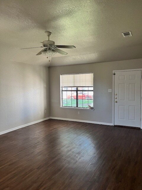 2103 Agate Dr Killeen, TX 76549 photo 4