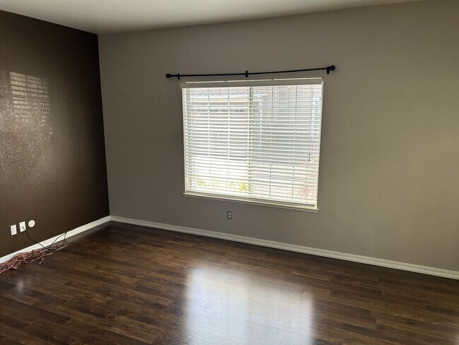 1911 Alpine Ct Petaluma, CA 94954 photo 3