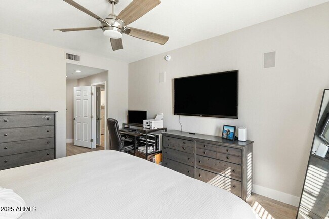 19700 N 76th St Scottsdale, AZ 85255 photo 4