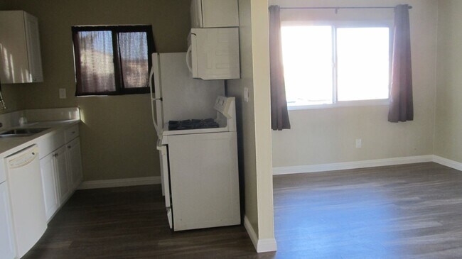 1354 Iris Ave Imperial Beach, CA 91932 photo 3