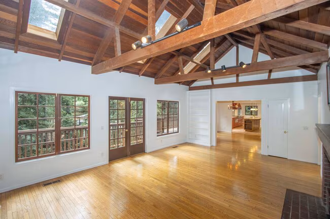 New Beautiful 3bd/2.5ba home with office in Mill Valley photo 4