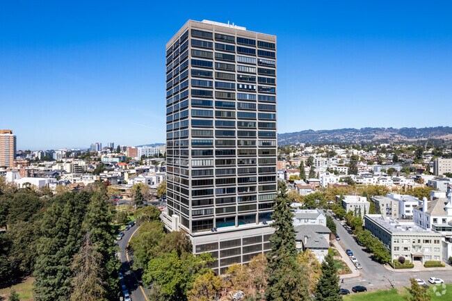 Park Bellevue Tower Building photo 2