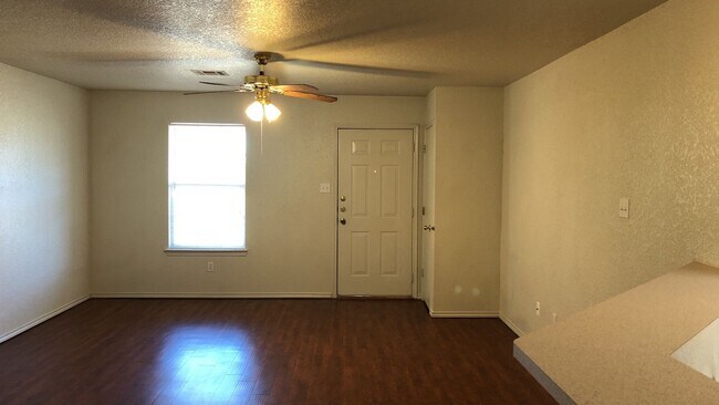 2700 Alma Dr Killeen, TX 76549 photo 2