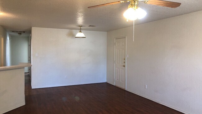 2700 Alma Dr Killeen, TX 76549 photo 3