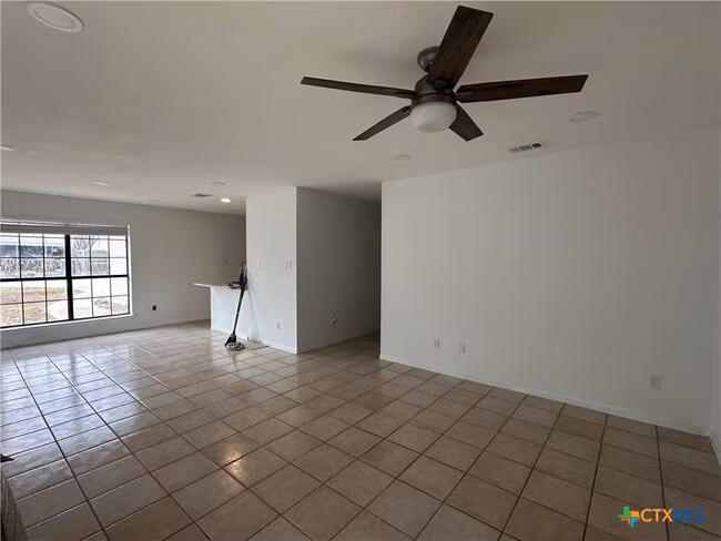 136 Discovery Ln San Marcos, TX 78666 photo 2