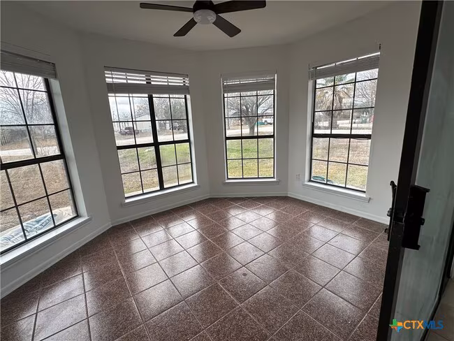 136 Discovery Ln San Marcos, TX 78666 photo 4