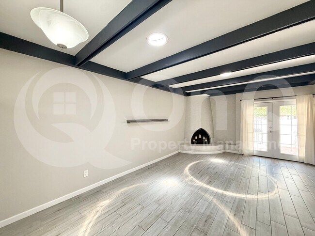 3211 S College Ave Tempe, AZ 85282 photo 4
