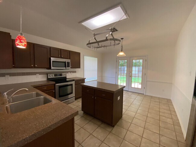 151 McKennas Cove Buda, TX 78610 photo 5