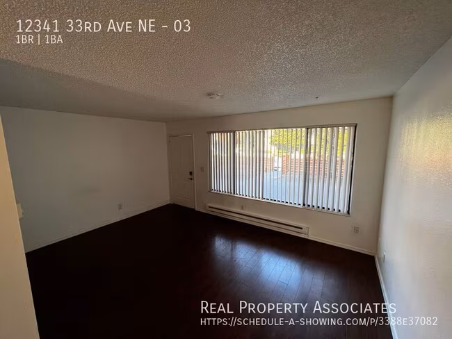 12341 33rd Ave NE Seattle, WA 98125 photo 4