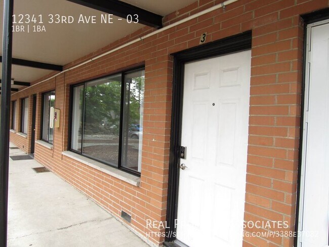12341 33rd Ave NE Seattle, WA 98125 photo 3
